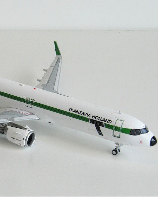 Pre-order: Transavia Retro Airbus A321neo Schaalmodel